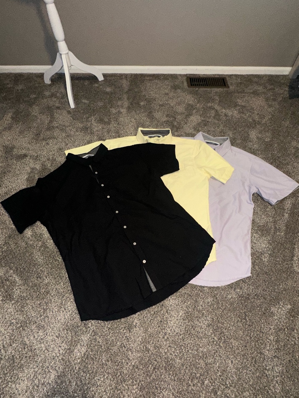 Departwest Set of 3 Men’s Large Button-up Shirts Black, Yellow, Lavender